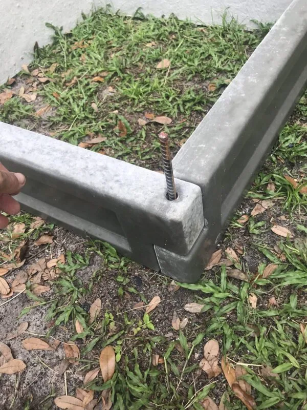 This is a picture of one-bed block garden box setup with rebar concrete from ABDMOLDS.COM