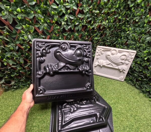Frog mold set 102 one of two outside