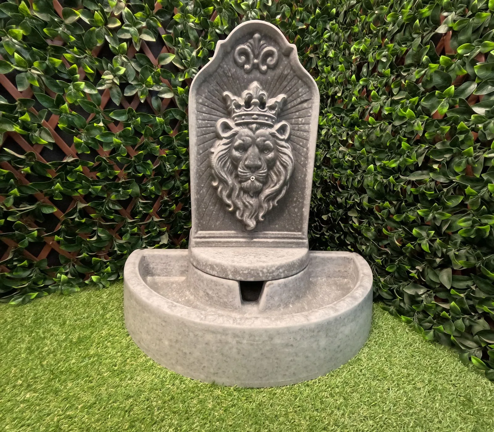 Finished Kingswell Fountain created with the Kingswell Fountain Concrete Mold Set